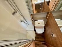 Semintegrale Weinsberg CaraCompact 600 MEG Edition Pepper  4 posti usato image preview