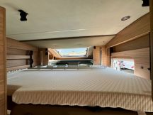 Semintegrale Weinsberg CARACOMPACT SUITE MB 640 MEG EDITION PEPPER LETTI GEMELLI 4 posti usato image preview