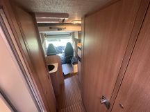 Semintegrale Sunlight T 65 - Letto trasversale, Garage, Portamoto 5 posti usato image preview