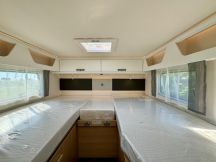 Semintegrale Sunlight T 670 S ADVENTURE EDITION - LETTI GEMELLI - GARAGE 4 posti nuovo image preview