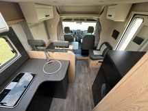 Semintegrale Sunlight T 680 ADVENTURE EDITION - LETTI GEMELLI - GARAGE 4 posti nuovo image preview