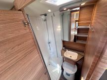 Motorhome Weinsberg CaraCore 650 MEG 4 posti nuovo image preview