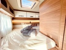 Semintegrale Weinsberg X-CURSION VAN EDITION [PEPPER] // CAMBIO AUTOMATICO 4 posti usato image preview