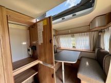 Caravan Eriba FEELING 425 CON TETTO SOLLEVABILE 5 posti nuovo image preview
