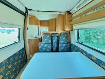 Furgonato Adria Adriavan // letto basculante 4 posti usato image preview