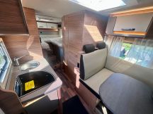 Motorhome Weinsberg CaraCore 650 MEG 4 posti nuovo image preview