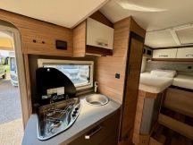 Semintegrale Weinsberg CARACOMPACT SUITE MB 640 MEG EDITION PEPPER LETTI GEMELLI 4 posti usato image preview