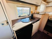 Semintegrale Sunlight V 66 compatto letti gemelli 4 posti usato image preview