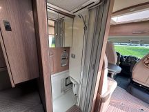 Furgonato Malibù By Carthago Compact 540 DB - Letto trasversale  4 posti usato image preview