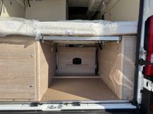 Furgonato Buerstner CAMPEO C 540 4x4 - Tetto sollevabile 4 posti nuovo image preview