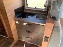 Semintegrale Weinsberg CARASUITE 650 MG Semintegrale con garage 4 posti usato image preview