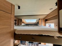 Semintegrale Weinsberg CARACOMPACT SUITE MB 640 MEG EDITION PEPPER LETTI GEMELLI 4 posti usato image preview