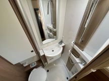 Semintegrale Buerstner Lyseo TD 690 G Privilège - Letti gemelli e garage 4 posti usato image preview