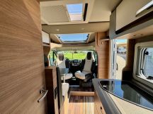 Semintegrale Weinsberg CaraCompact 600 MEG Edition Pepper  4 posti usato image preview