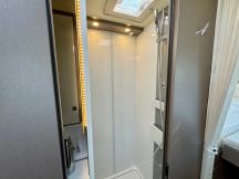 Semintegrale Buerstner LYSEO TD 690 G PRIVILEGE CAMBIO AUTOMATICO 4 posti nuovo image preview