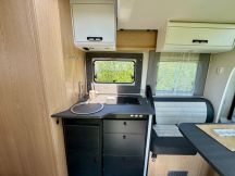 Semintegrale Sunlight T 68 C Adventure Edition - Letti gemelli, dinette face to face 4 posti nuovo image preview