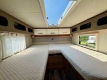 Semintegrale Weinsberg CARACOMPACT SUITE MB 640 MEG EDITION PEPPER LETTI GEMELLI 4 posti usato image preview