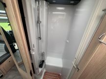 Semintegrale Sunlight T 66 S - Adventure Edition - 6 posti letto e 5 viaggio - Versione Ferrigato  5 posti nuovo image preview