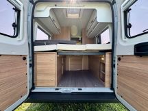 Furgonato Weinsberg CARABUS 600 MQ - EDITION ITALIA - FINE SERIE 4 posti nuovo image preview