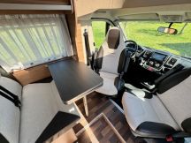 Semintegrale Weinsberg CaraCompact 600 MEG Edition Pepper  4 posti usato image preview