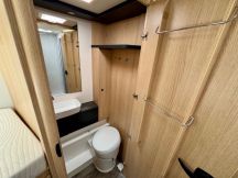 Semintegrale Sunlight T 68 C Adventure Edition - Letti gemelli, dinette face to face 4 posti nuovo image preview