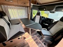 Semintegrale Weinsberg CARACOMPACT SUITE MB 640 MEG EDITION PEPPER LETTI GEMELLI 4 posti usato image preview