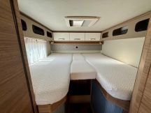 Semintegrale Weinsberg CaraCompact 600 MEG Edition Pepper  4 posti usato image preview