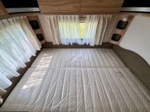 Caravan Eriba FEELING 425 CON TETTO SOLLEVABILE 5 posti nuovo image preview