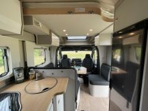 Semintegrale Hymer TRAMP S 680 LETTI GEMELLI  4 posti usato image preview