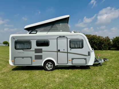 Caravan Eriba FEELING 425 CON TETTO SOLLEVABILE 5 posti nuovo