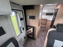 Semintegrale Sunlight T 66 S - Adventure Edition - 6 posti letto e 5 viaggio - Versione Ferrigato  5 posti nuovo image preview