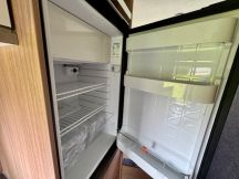 Furgonato Weinsberg CARABUS 600 MQ - EDITION ITALIA - TETTO A SOFFIETTO - FINE SERIE 4 posti nuovo image preview