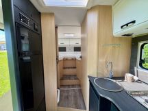 Semintegrale Sunlight T 68 C Adventure Edition - Letti gemelli, dinette face to face 4 posti nuovo image preview