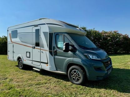 Semintegrale Buerstner LYSEO TD 690 G PRIVILEGE CAMBIO AUTOMATICO 4 posti nuovo