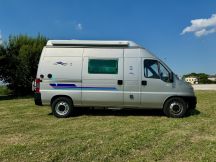 Furgonato Adria Adriavan // letto basculante 4 posti usato image preview