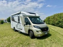 Semintegrale Buerstner Lyseo TD 690 G Privilège - Letti gemelli e garage 4 posti usato image preview