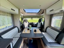 Semintegrale Sunlight T 68 C Adventure Edition - Letti gemelli, dinette face to face 4 posti nuovo image preview