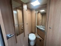 Semintegrale Sunlight T 65 - Letto trasversale, Garage, Portamoto 5 posti usato image preview