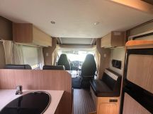 Semintegrale Sunlight T 65 - Letto trasversale, Garage, Portamoto 5 posti usato image preview