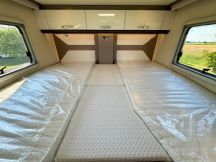 Semintegrale Buerstner LYSEO TD 690 G PRIVILEGE - LETTI GEMELLI - GARAGE 4 posti nuovo image preview