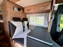 Semintegrale Weinsberg CARACOMPACT SUITE MB 640 MEG EDITION PEPPER LETTI GEMELLI 4 posti usato image preview