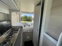 Furgonato Buerstner CAMPEO C 600 TETTO SOLLEVABILE  4 posti nuovo image preview