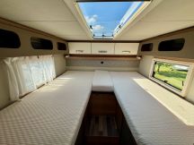 Semintegrale Weinsberg CARACOMPACT SUITE MB 640 MEG EDITION PEPPER LETTI GEMELLI 4 posti usato image preview