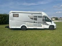 Semintegrale Sunlight T 65 - Letto trasversale, Garage, Portamoto 5 posti usato image preview