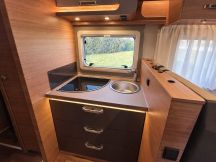 Semintegrale Weinsberg CaraSuite 650 MG - Bagno e doccia seprata 4 posti nuovo image preview