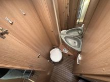 Semintegrale Sunlight T 65 - Letto trasversale, Garage, Portamoto 5 posti usato image preview