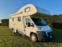 Mansardato Roller Team AUTO ROLLER 7 / LETTI A CASTELLO / DOPPIA DINETTE / 7 POSTI 7 posti usato image preview