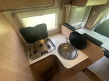 Semintegrale Sunlight T 65 - Letto trasversale, Garage, Portamoto 5 posti usato image preview