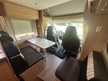 Semintegrale Sunlight T 65 - Letto trasversale, Garage, Portamoto 5 posti usato image preview