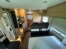 Semintegrale Sunlight T 65 - Letto trasversale, Garage, Portamoto 5 posti usato image preview